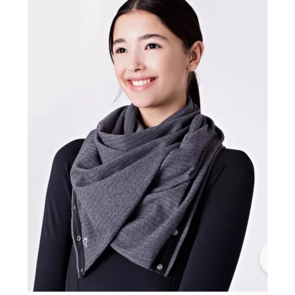 2 for $20// Ivivva Charcoal Wrap Scarf - Picture 1 of 6